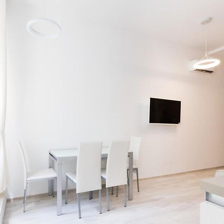 Magnoliaapartments - 18A Visconti Duomo Milan Bagian luar foto