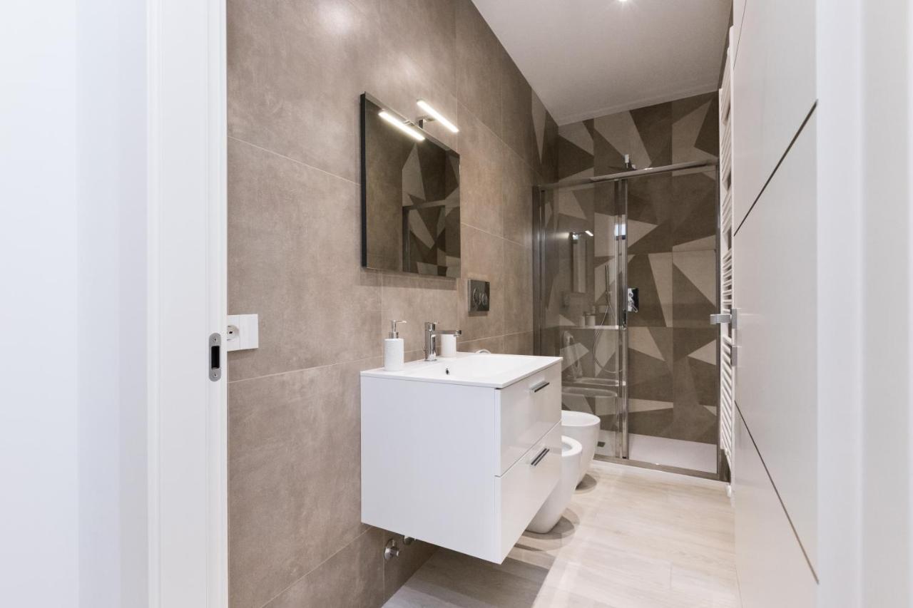 Magnoliaapartments - 18A Visconti Duomo Milan Bagian luar foto